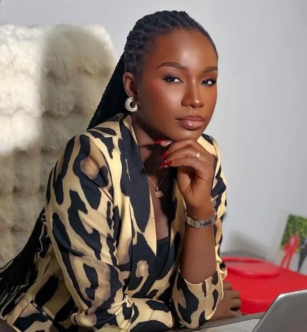 Mme KOFFI_SERY Rita – Josée, Gérante FRONDO CORPORATE
